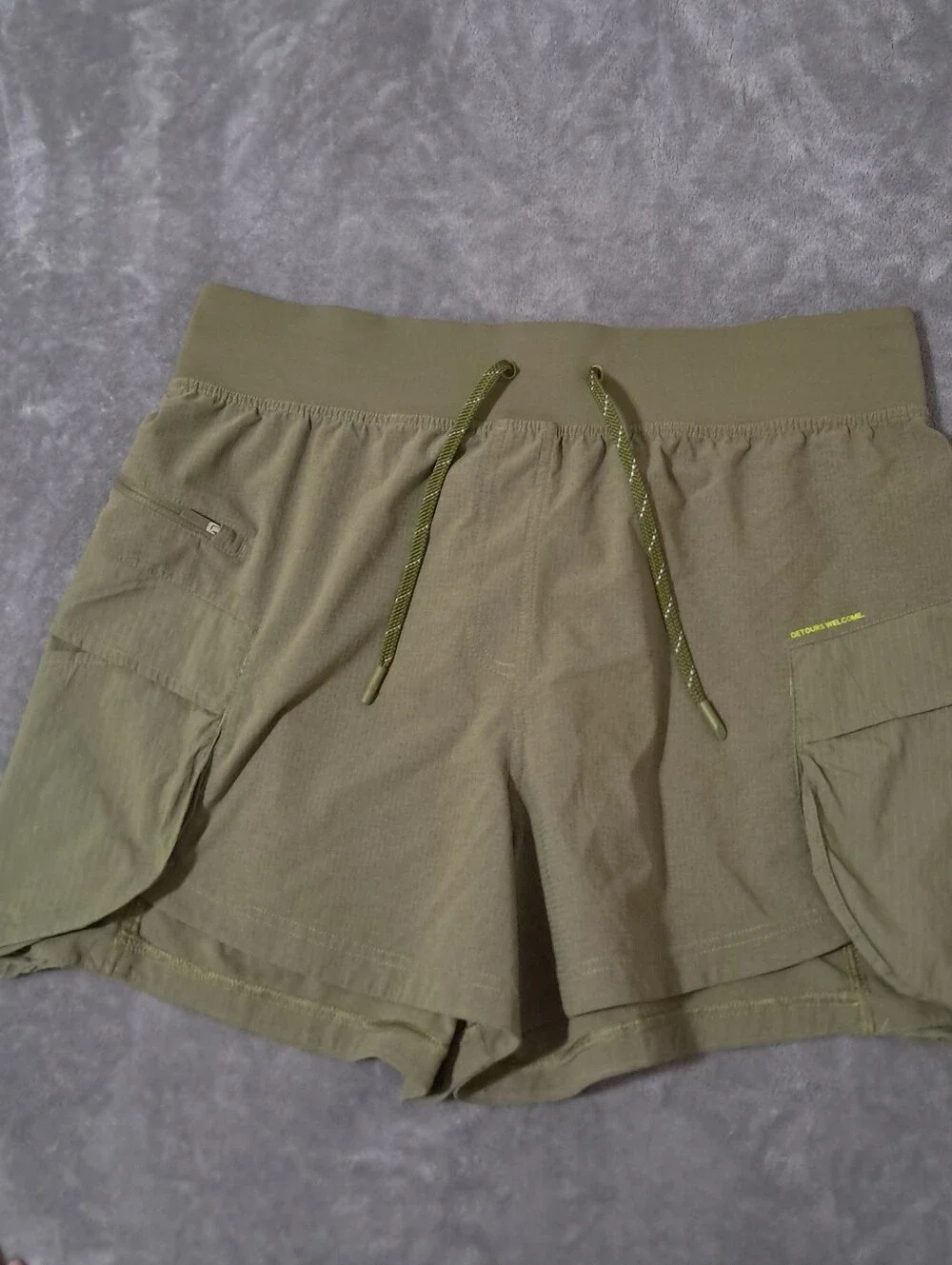 Lululemon Woven Air High Rise Hiking Shorts Sz. 14 Bronze Green.